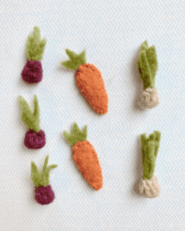 magnetic felt produce beets, carrots, and onions